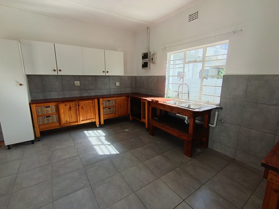 To Let 4 Bedroom Property for Rent in Lochnerhof Western Cape